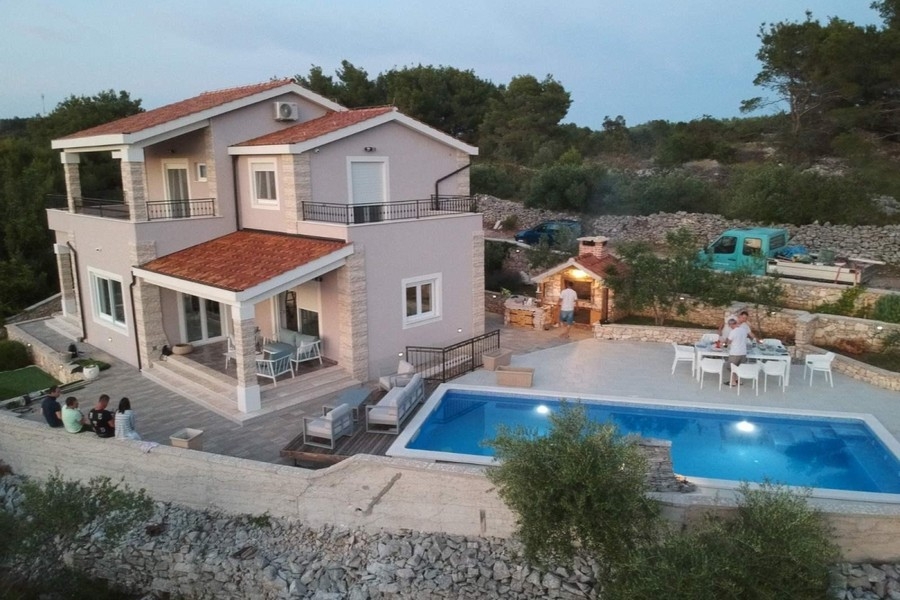 Villa avec piscine et terrasse sur Solta