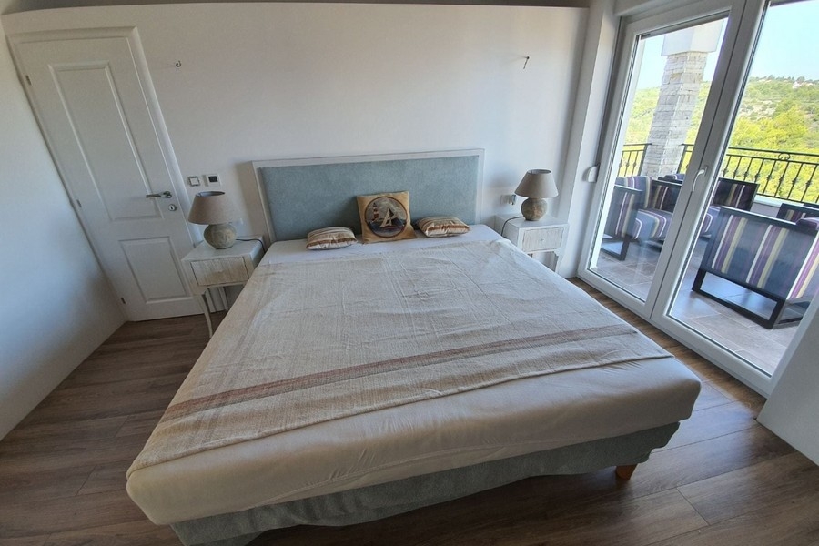 Chambre avec accès à la terrasse