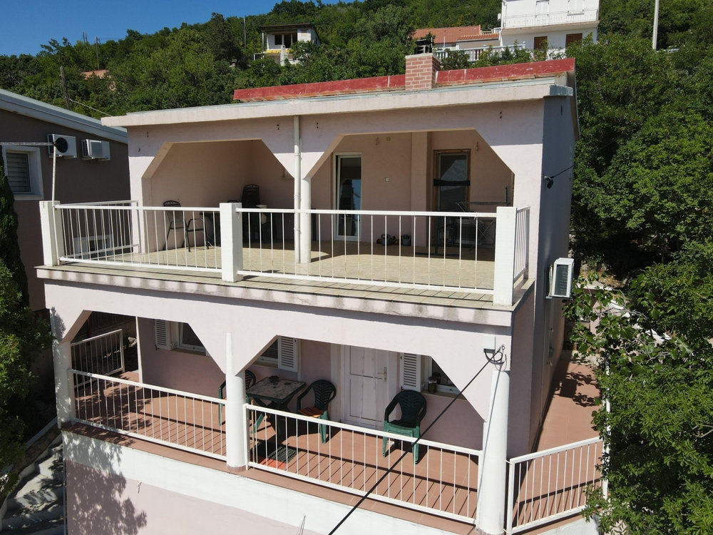 Terrasse avec vue sur la mer