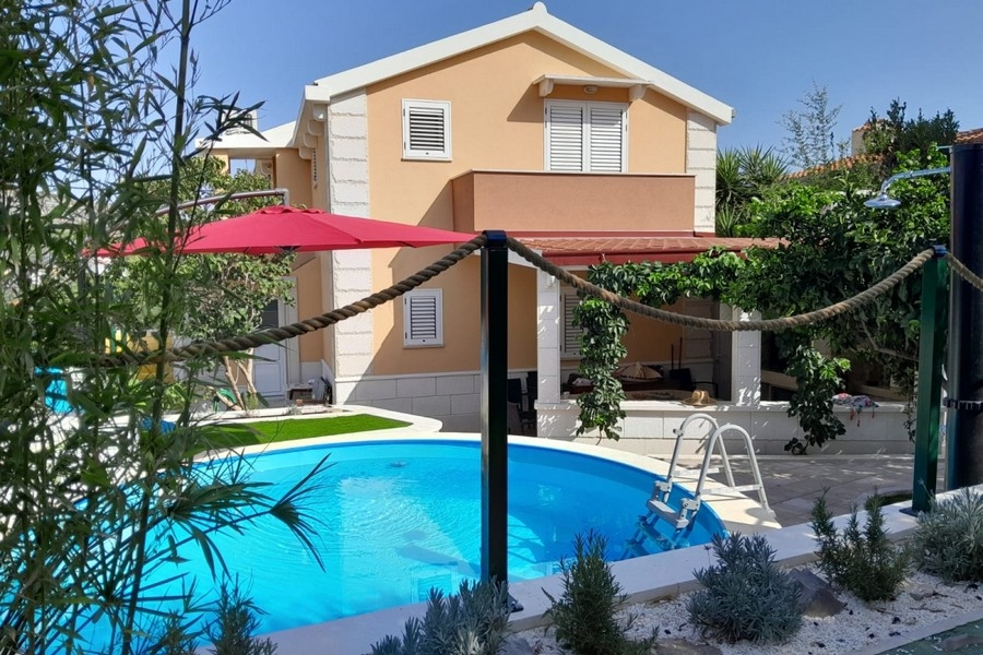 Maison familiale avec piscine sur l'île de Ciovo