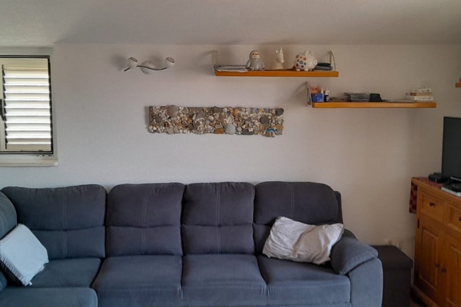 Séjour confortable avec canapé