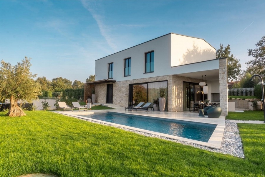 Villa moderne avec piscine et jardin en Istrie