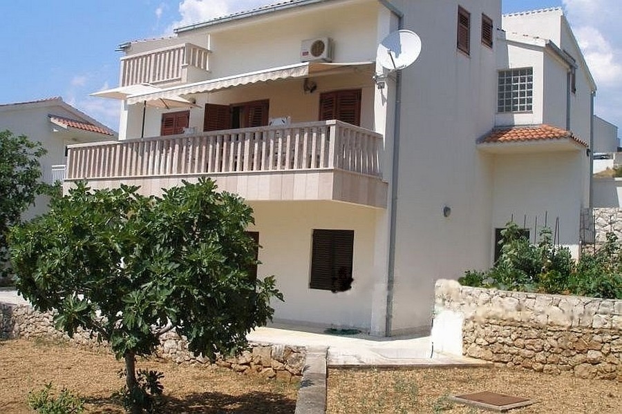 Maison individuelle avec balcon et jardin en Croatie
