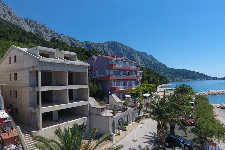 Immeuble d'appartements en première ligne de mer à Makarska Croatie