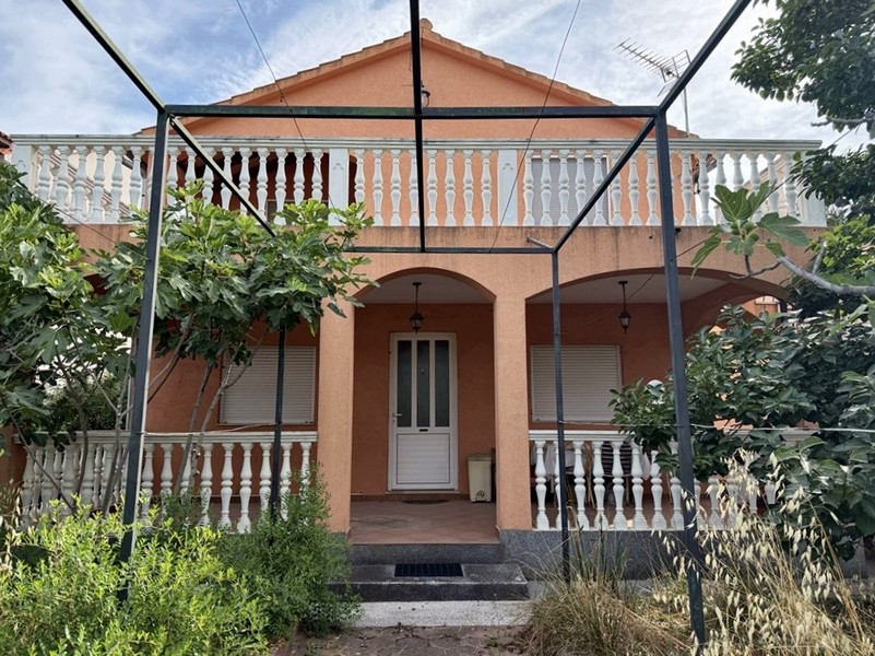 Maison de deux logements à Bilice Croatie