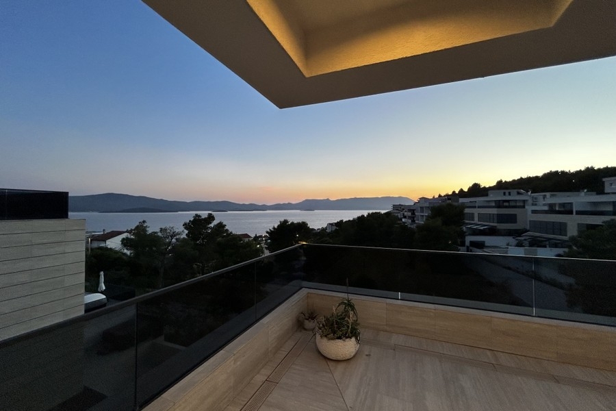 Vue sur la mer au coucher du soleil