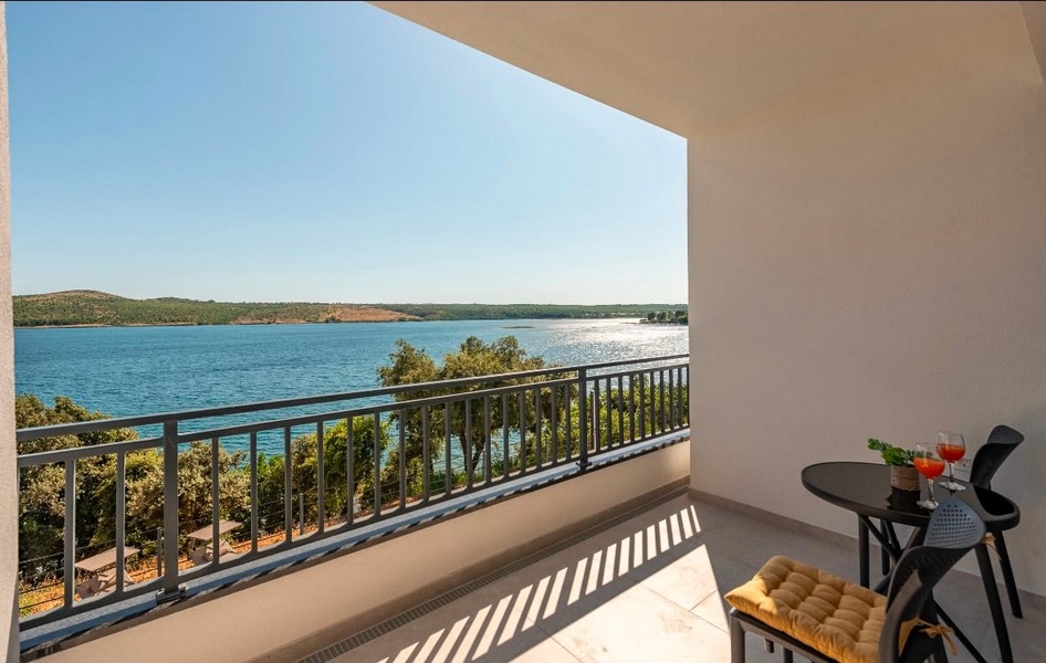 Terrasse avec vue sur la mer