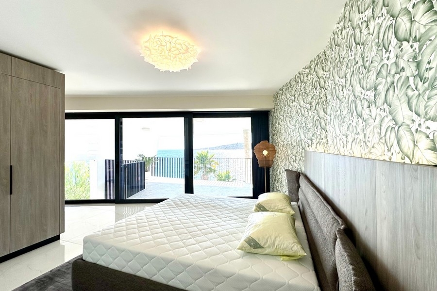 Chambre avec accès à la terrasse