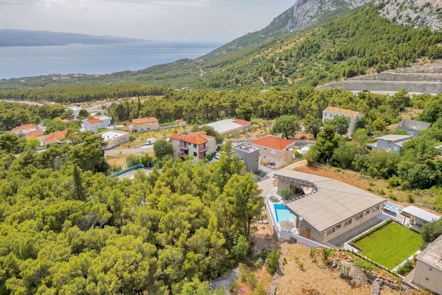 Vue sur la verdure environnante près de Makarska