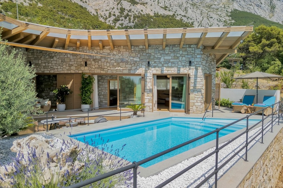 Villa en Croatie avec piscine et bains de soleil