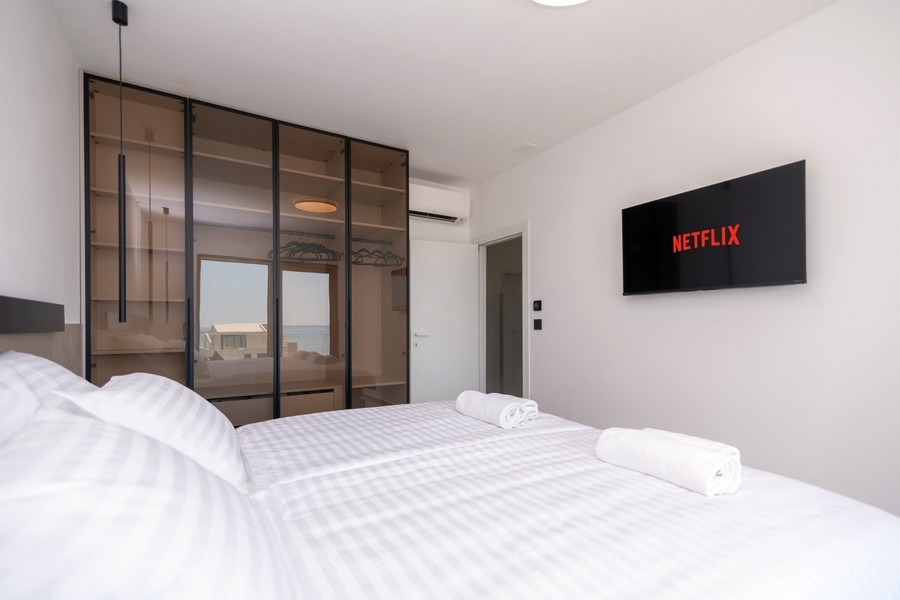 Chambre avec placard intégré