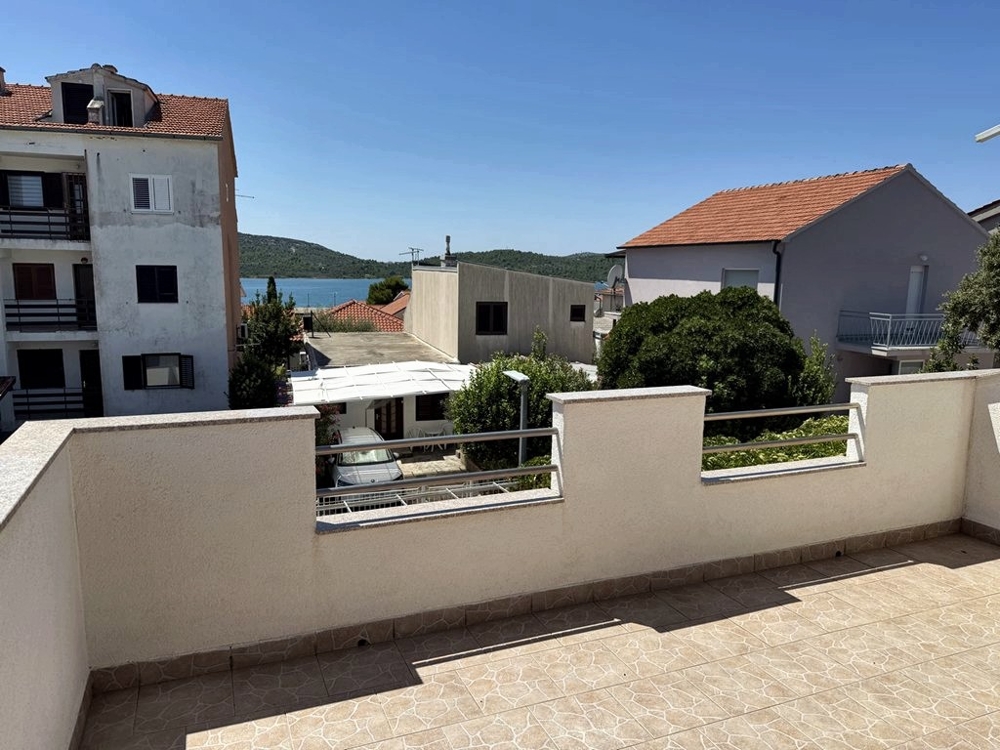 Terrasse avec vue sur la mer
