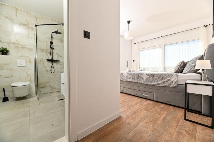 Salle de bains avec douche