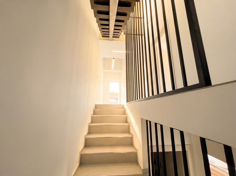 Escalier intérieur vers l'étage