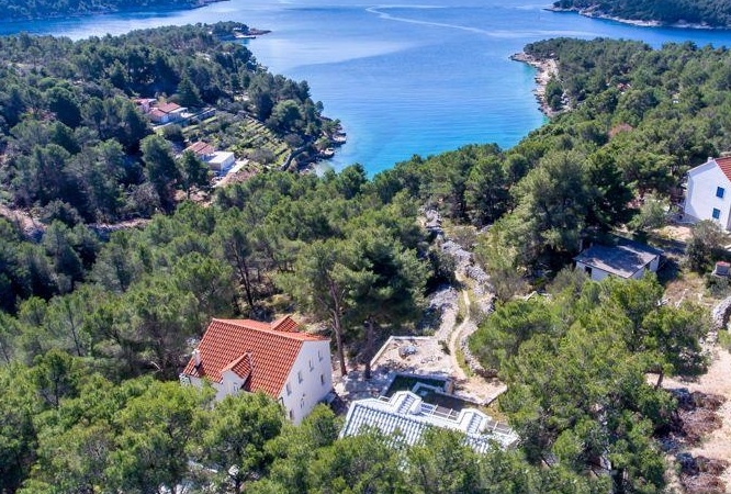 Maison avec vue mer dans une baie tranquille sur l'île de Brac