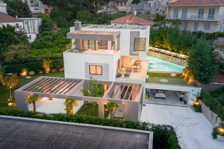 Villa de luxe avec piscine à débordement et vue mer à Splitska sur Brac - H4083