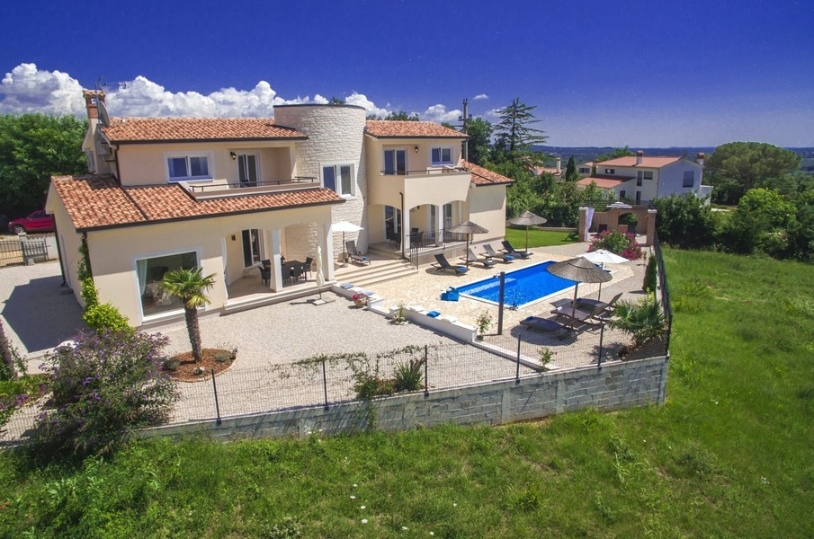 Villa avec piscine et jardin près de Porec en Istrie