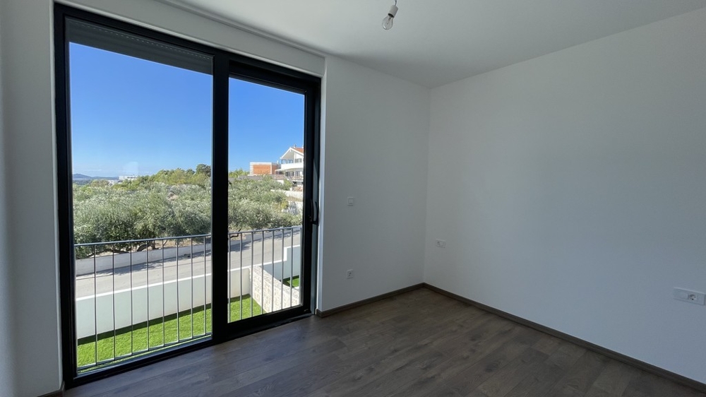 Chambre avec accès à la terrasse à Vodice