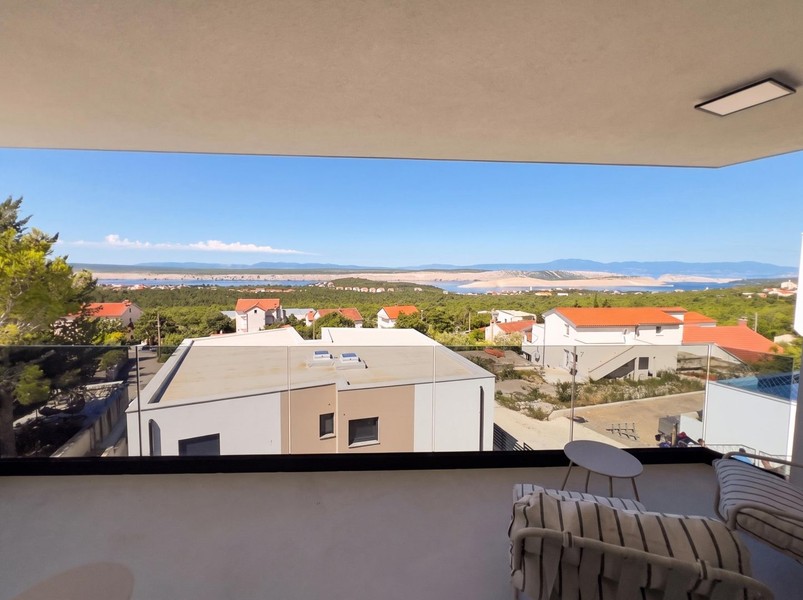 Loggia avec vue sur Jadranovo et la mer