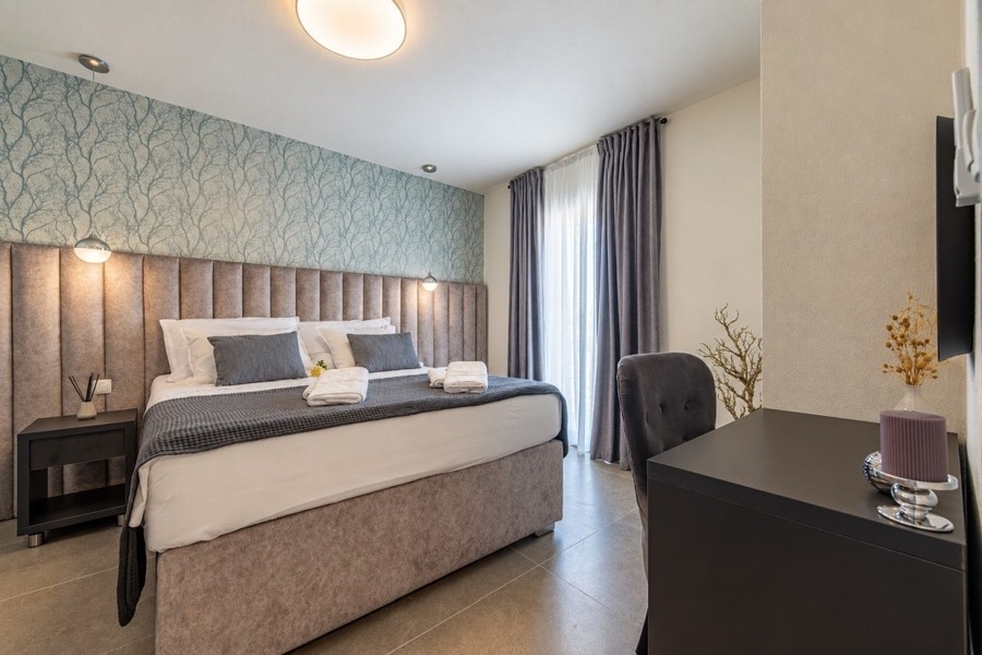Chambre de l'une des deux villas à Rogoznica