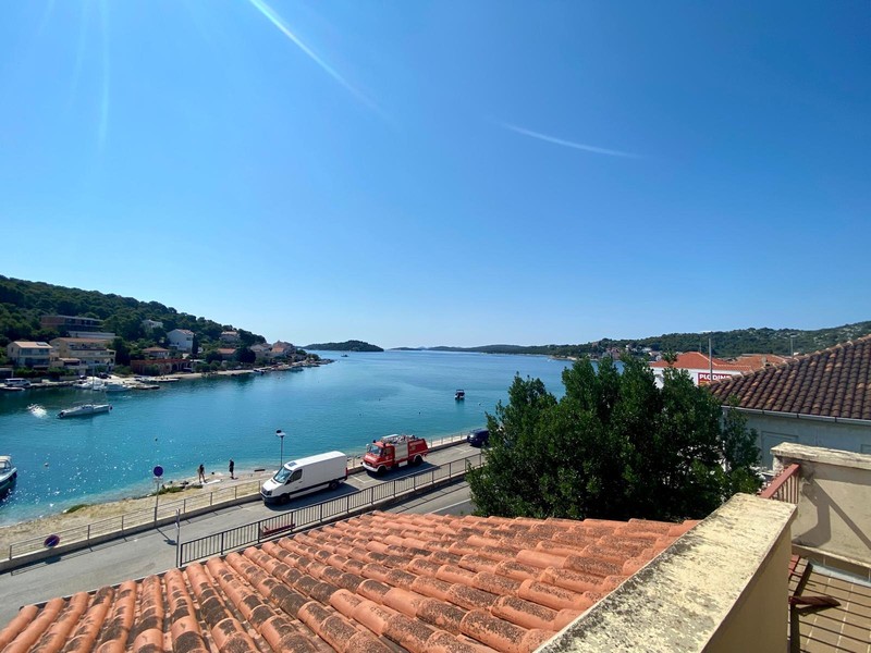 Bien à vendre en Croatie - vue mer sur la baie de Tisno