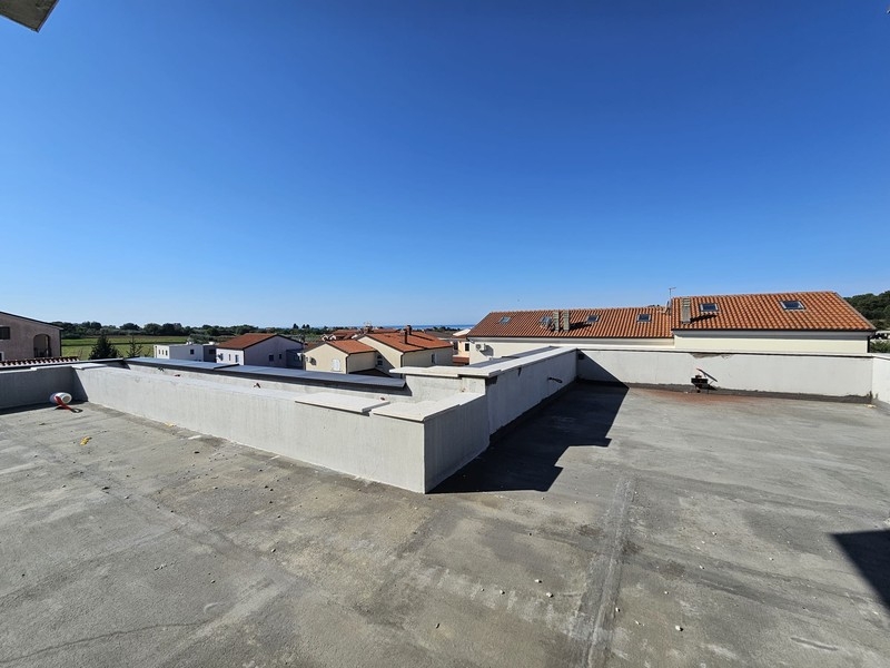 Toit-terrasse de la villa avec vue jusqu'à la mer
