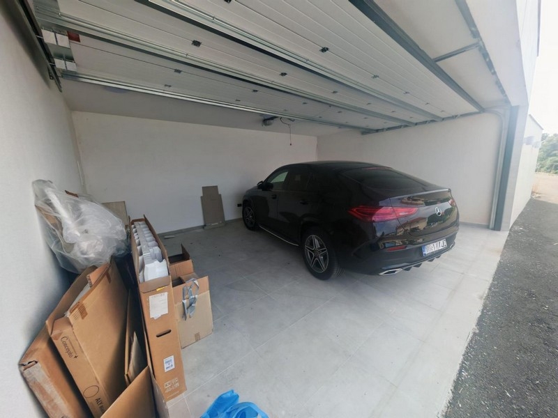 Garage pouvant accueillir des véhicules