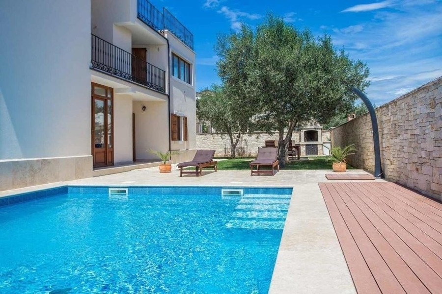 Maison à vendre en Croatie - maison de luxe avec piscine à Novigrad