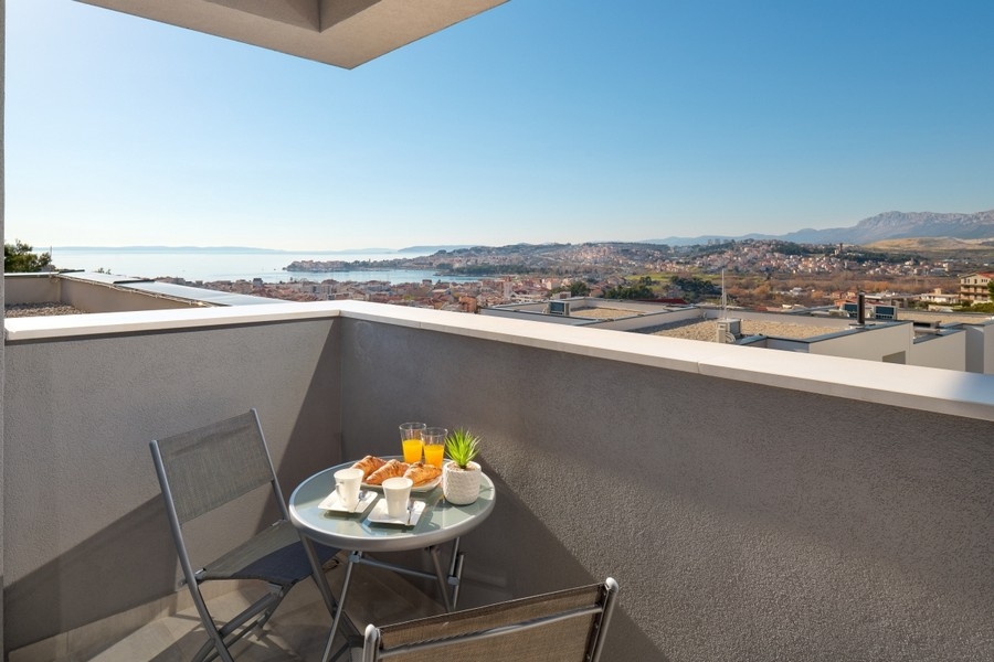 Balcon avec vue mer sur Podstrana et Split