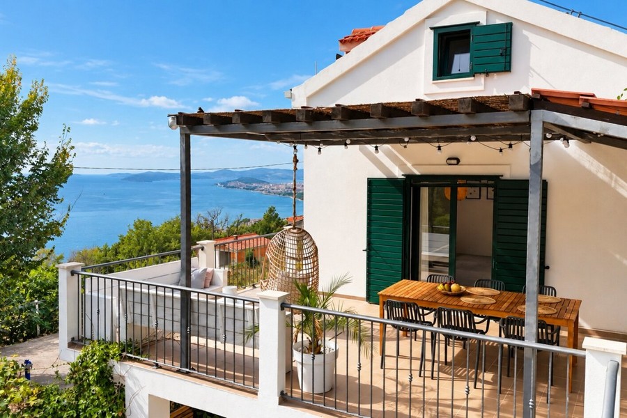 Maison avec piscine et vue mer à Podstrana près de Split