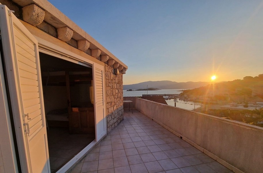 Terrasse à l'étage au coucher du soleil