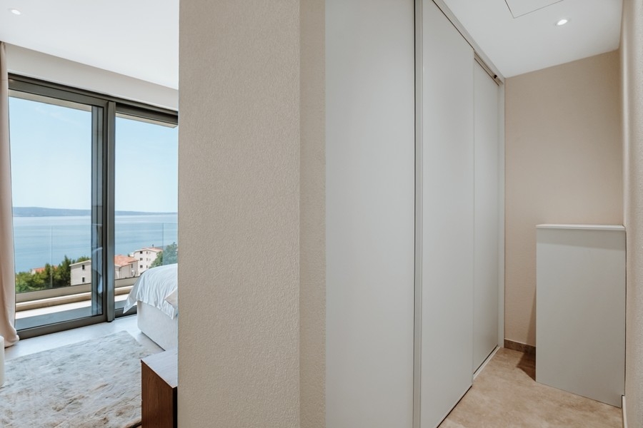 Chambre avec placard intégré