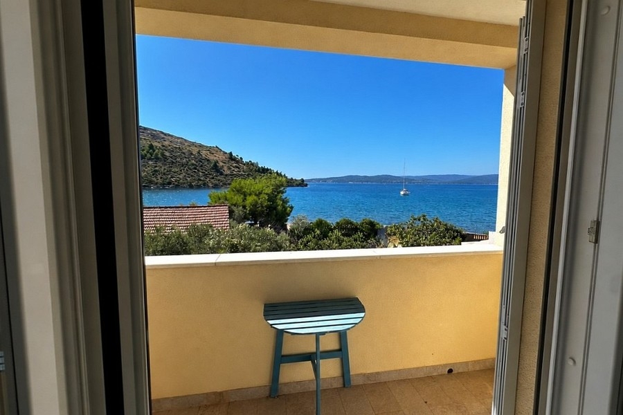 Villa avec vue mer près de Rogoznica, à quelques pas de la mer