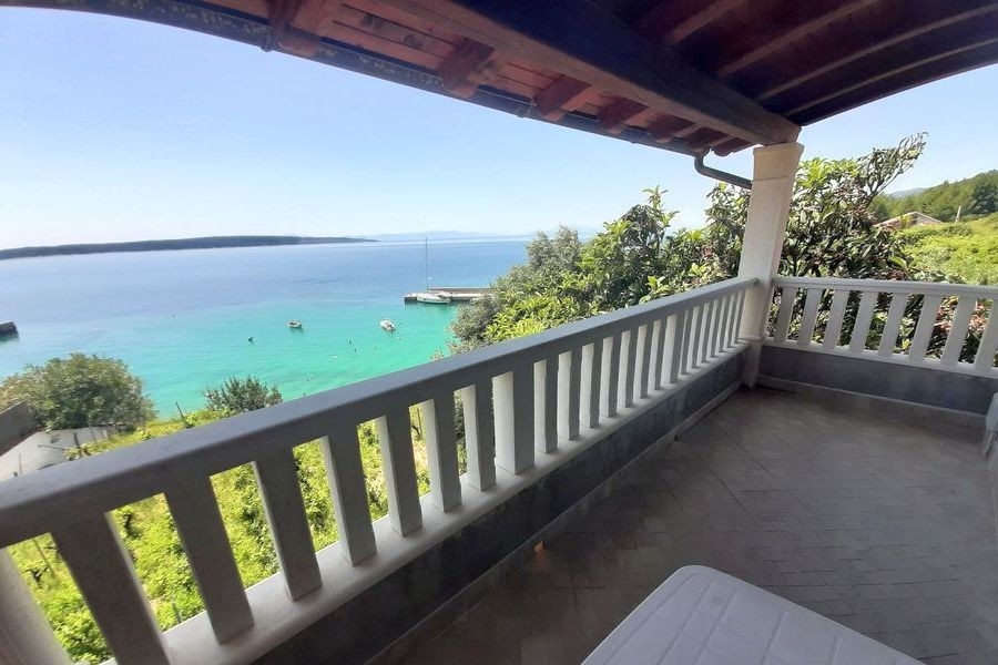Maison en première ligne de mer sur l'île de Hvar, terrasse avec vue mer
