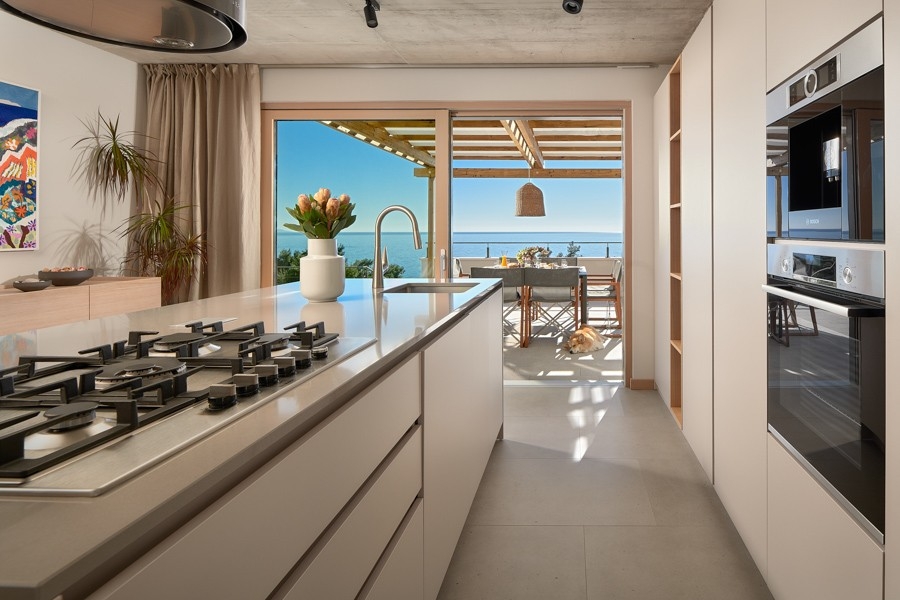 Cuisine moderne avec cuisinière à gaz