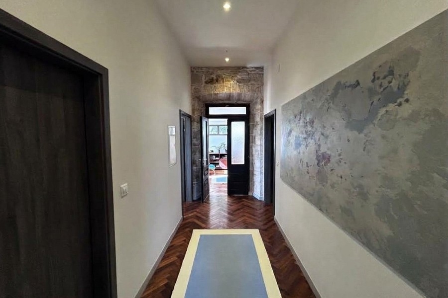 Couloir avec parquet