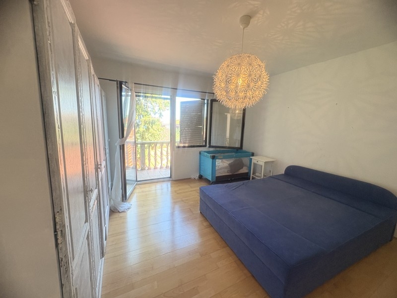Chambre avec accès au balcon