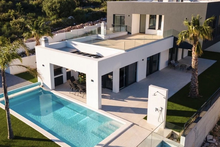 Villa neuve avec piscine et jardin à Vinisce près de Trogir