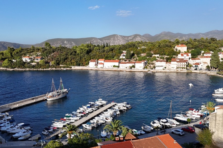 Maison en pierre avec vue mer sur l'île de Korcula