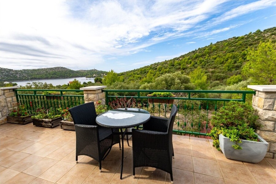 Maison avec vue mer et studios sur l'île de Lastovo
