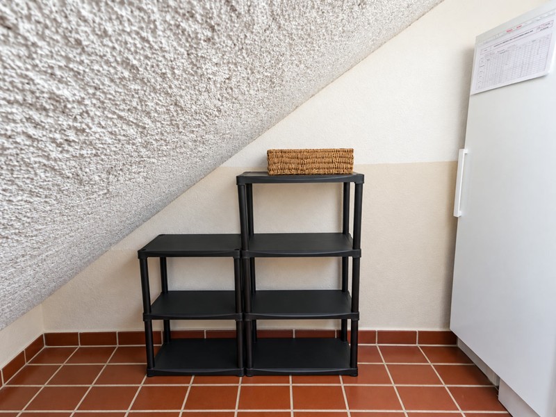 Débarras avec étagère
