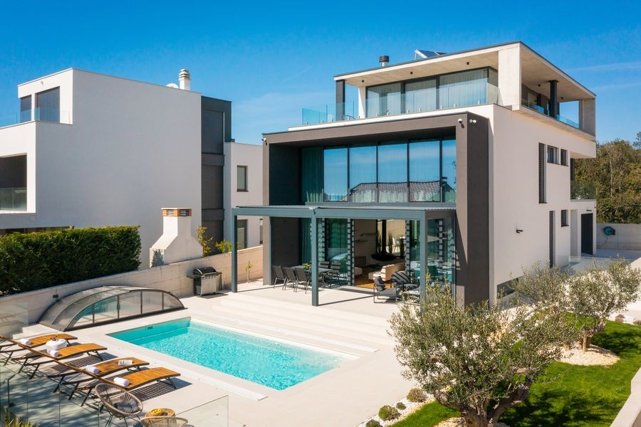 Villa avec piscine et jardin près de Zadar