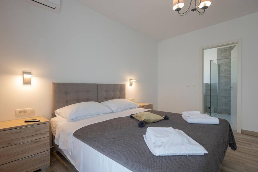 Chambre avec lit double
