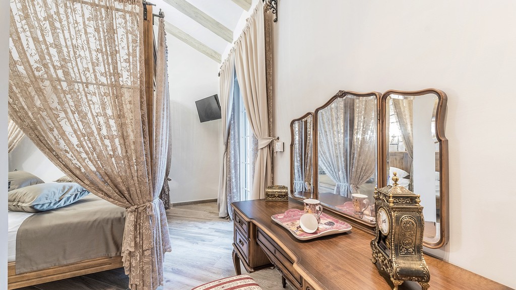 Chambre avec coiffeuse