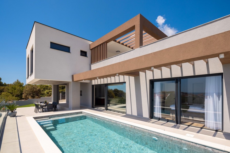 Villa avec piscine et terrasse