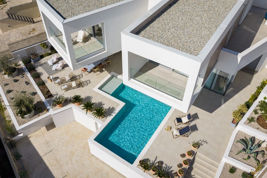 Villa avec piscine vue d'en haut