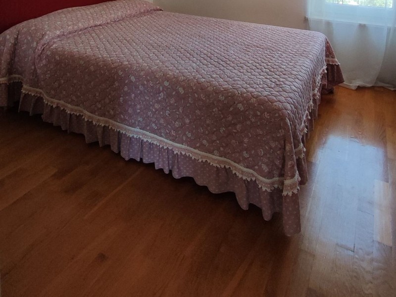 Chambre avec parquet en bois