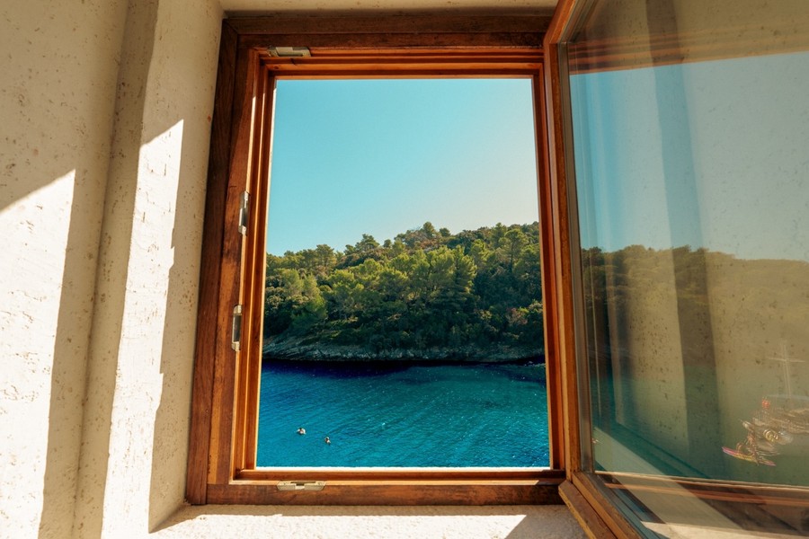 Fenêtre avec vue sur la baie