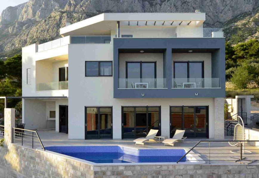 Voici la villa neuve à vendre, conçue selon le système de maison intelligente