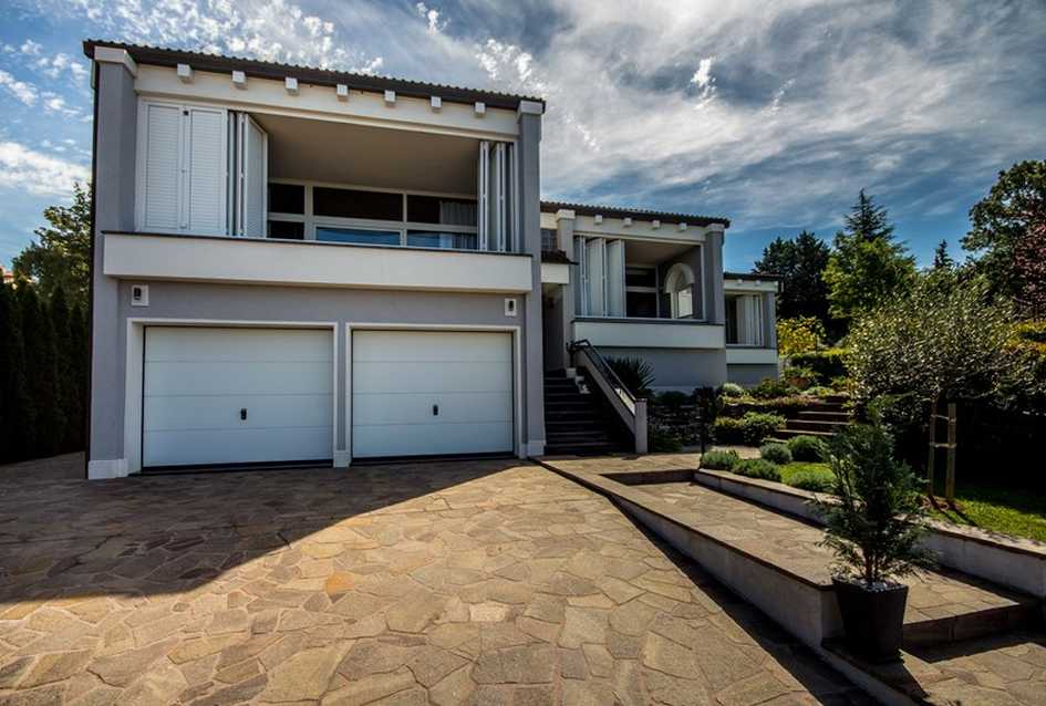Biens immobiliers Croatie - villa moderne sur l'île de Krk à vendre.